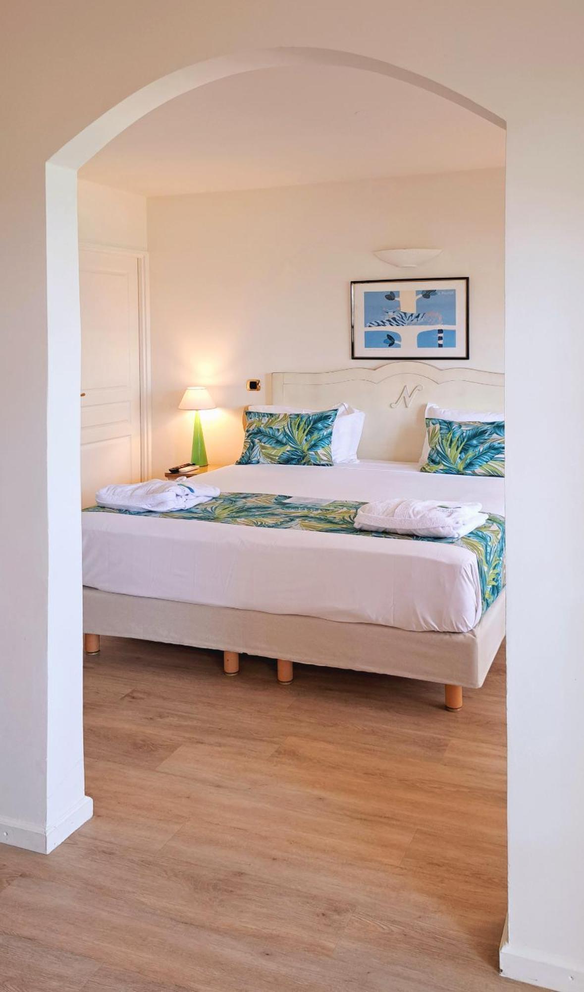 Le Nautile Beachfront Saint-Gilles-les Bains Exterior foto